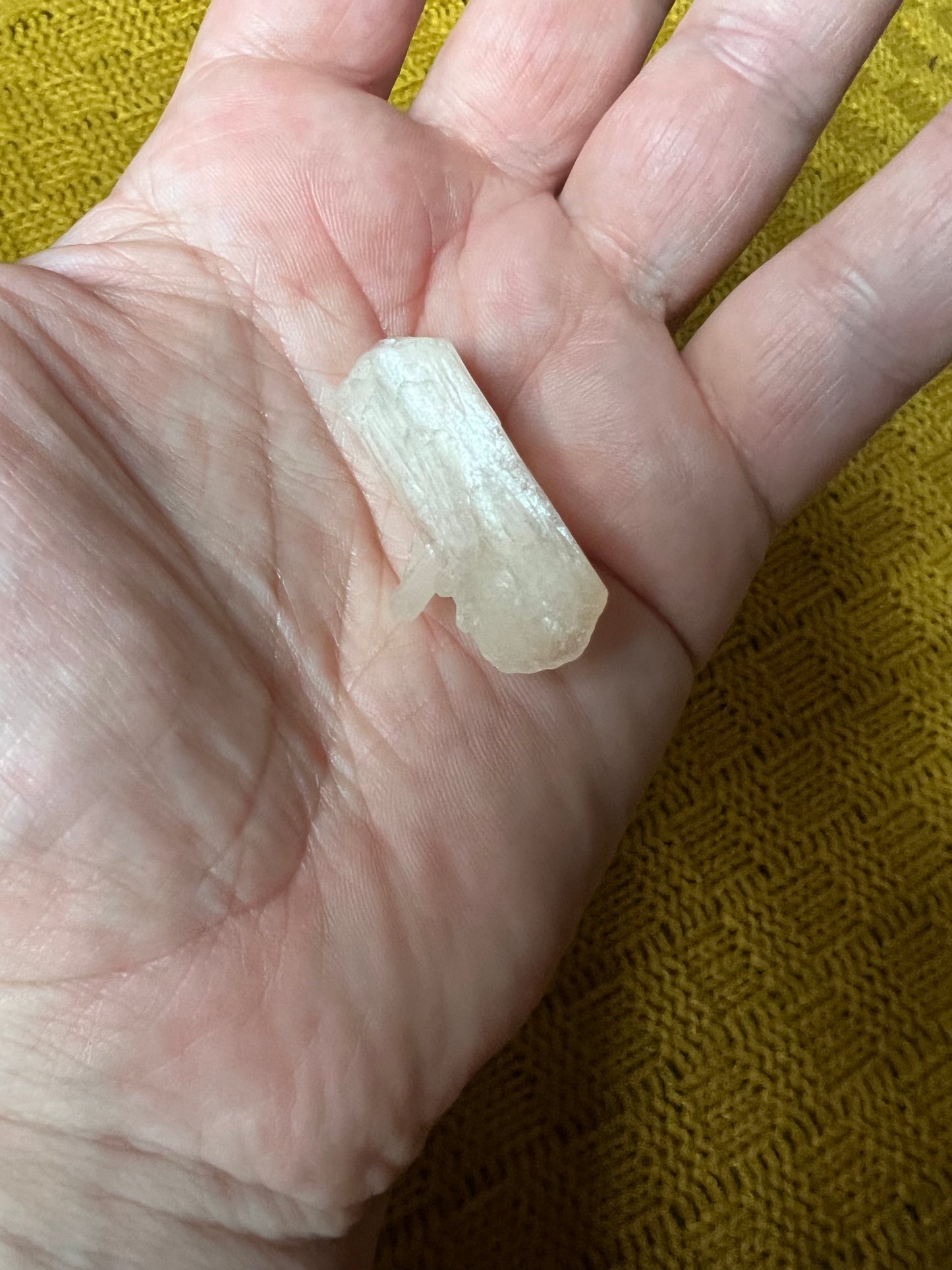 Small Apophyllite with stillbite